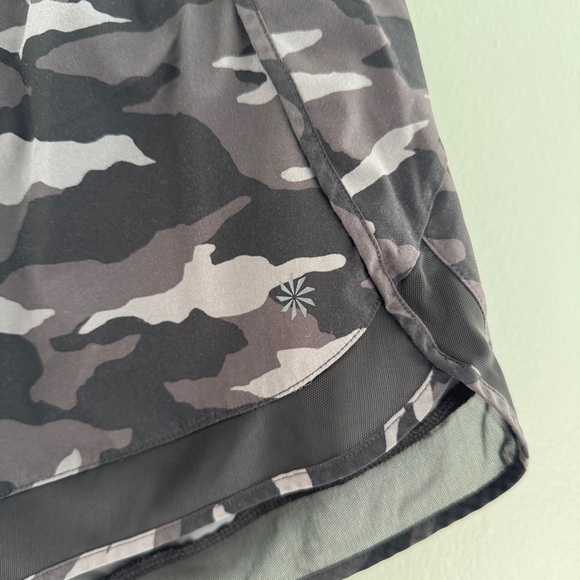 Athleta Mesh Racer Run Short 4″ - Picture 3 of 8